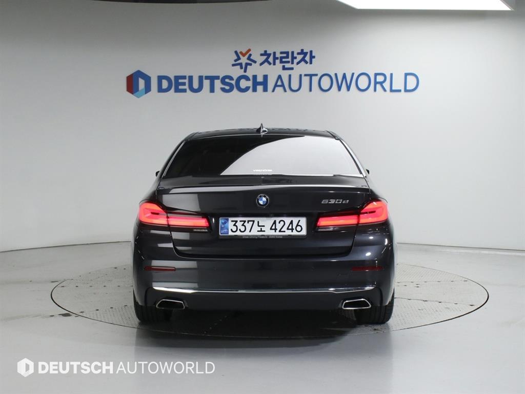 BMW 5 Series - Vista 4