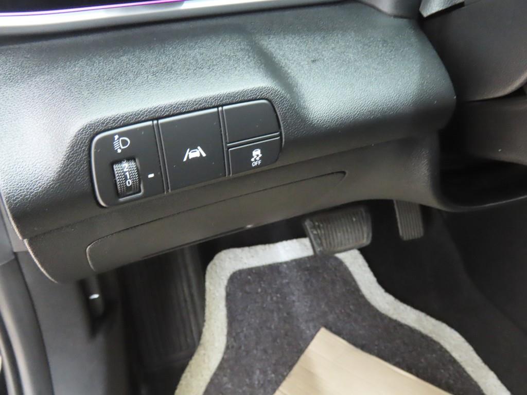 HYUNDAI Avante - Vista 10