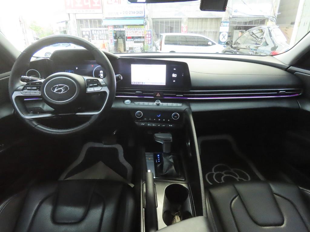 HYUNDAI Avante - Vista 7