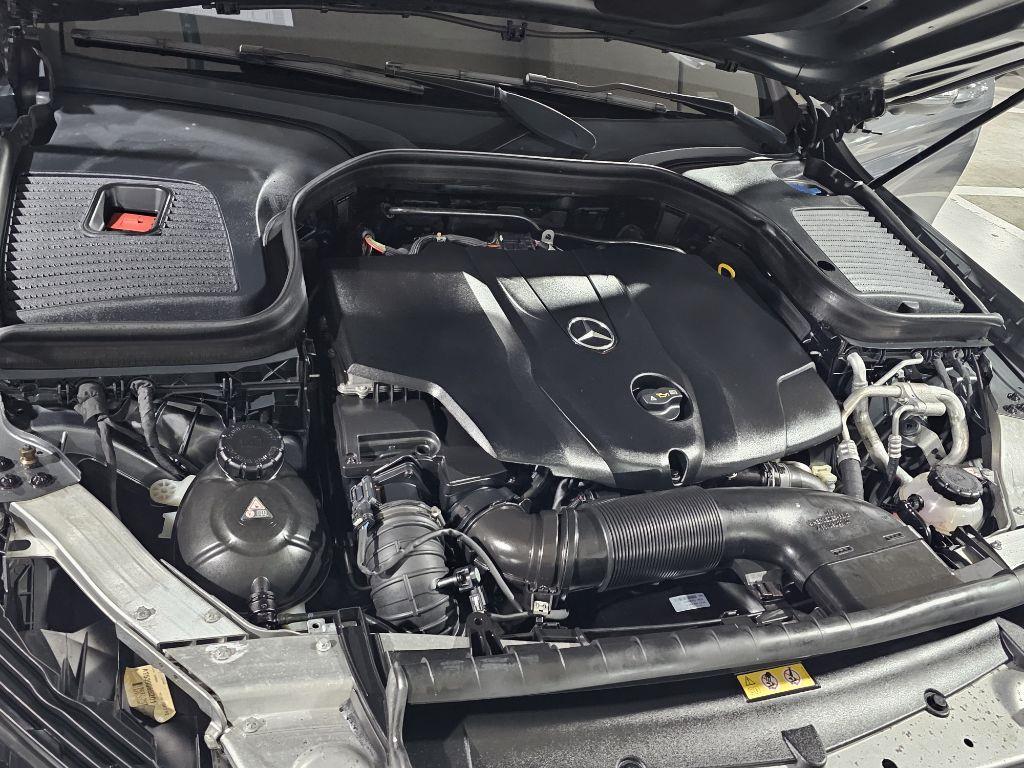 Mercedes Benz GLC Class - Vista 6