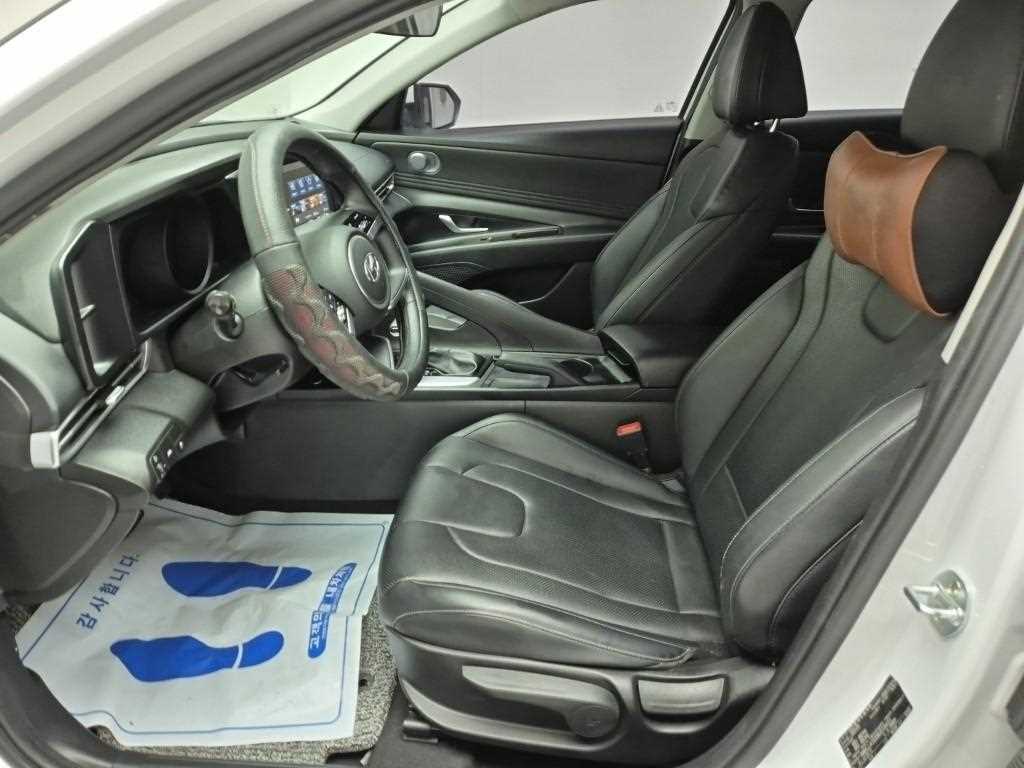 HYUNDAI Avante - Vista 11