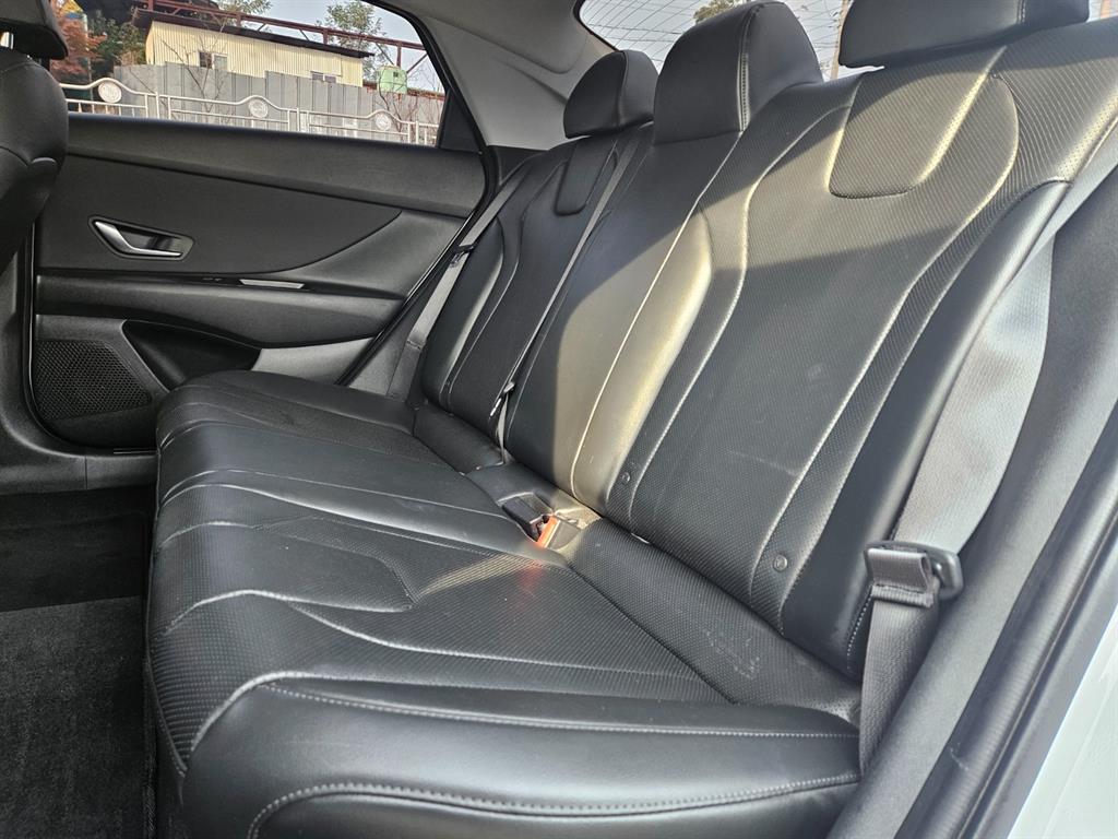 HYUNDAI Avante - Vista 12