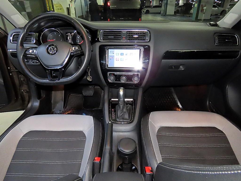 Volkswagen Jetta - Vista 10