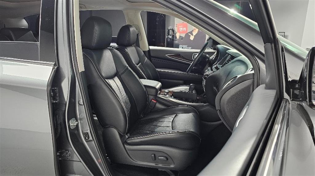 Infiniti QX - Vista 10