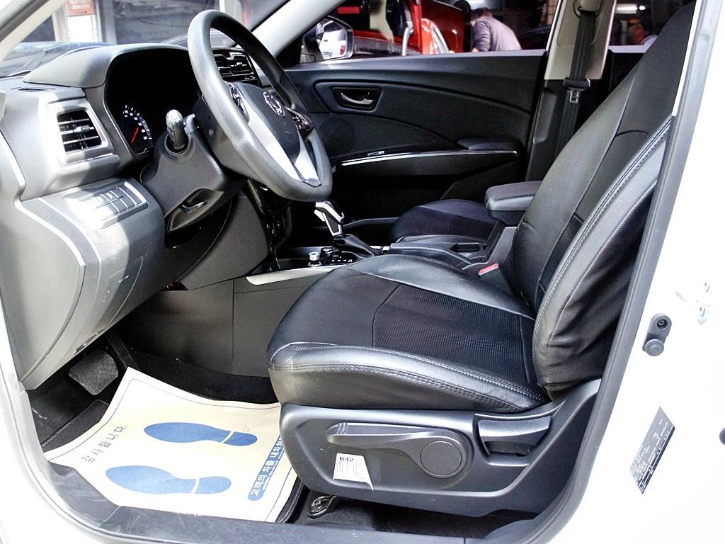 Ssangyong Tivoli - Vista 9