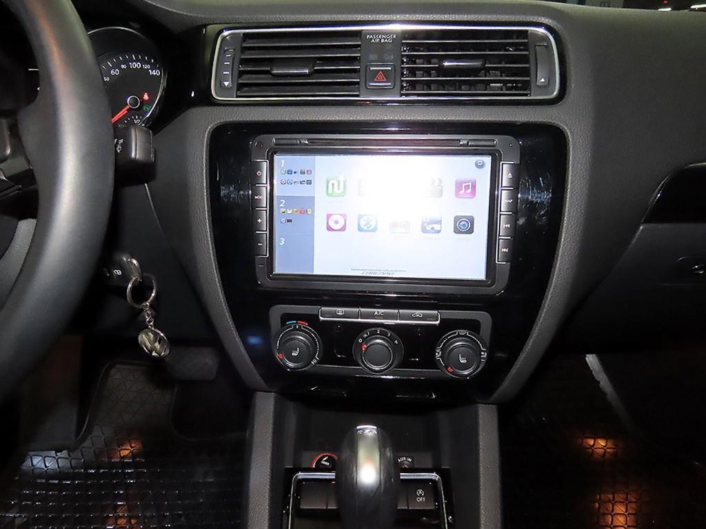 Volkswagen Jetta - Vista 11