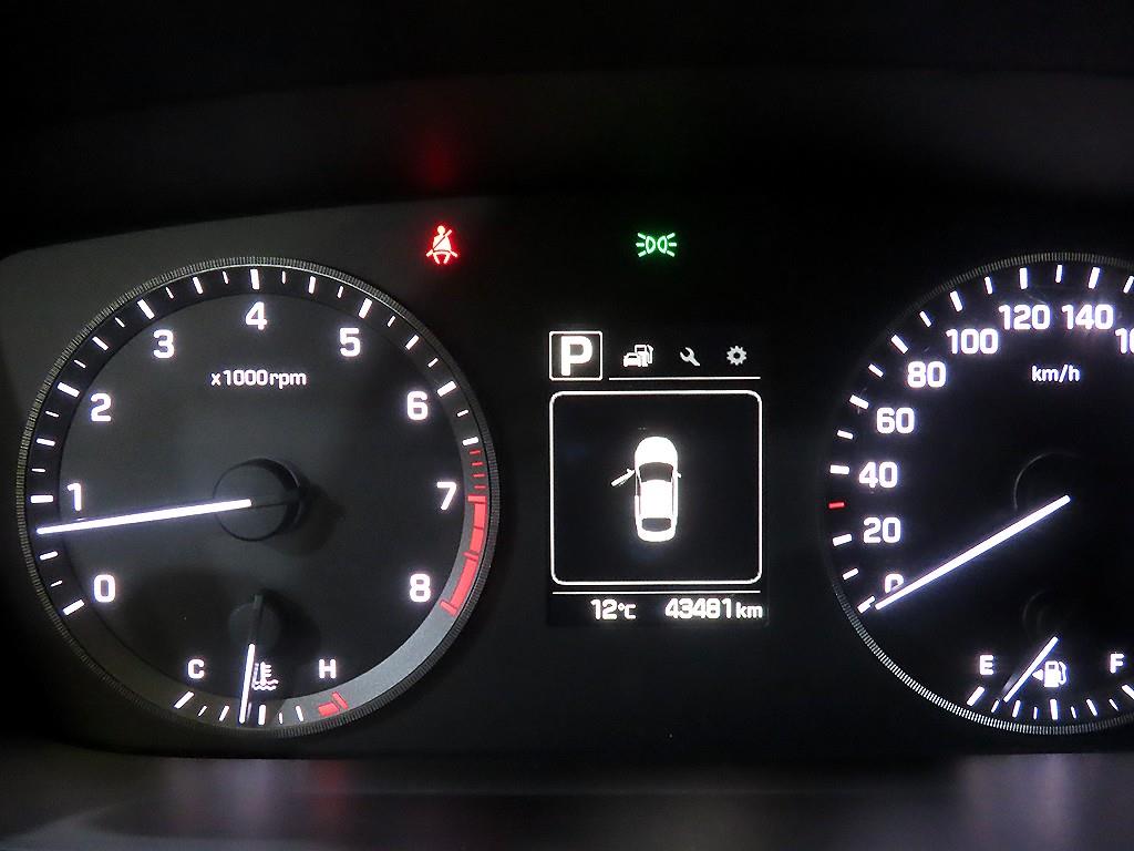 HYUNDAI Sonata - Vista 9