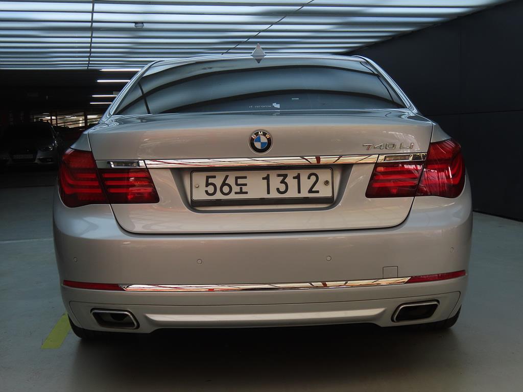 BMW 7 Series - Vista 4