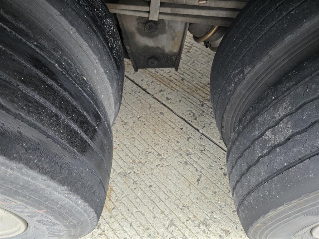 medium and large cargo truck - Vista 8