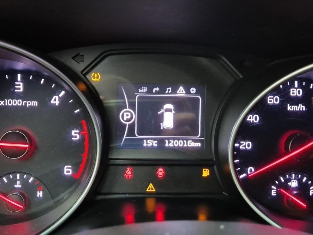 KIA Carnival - Vista 6