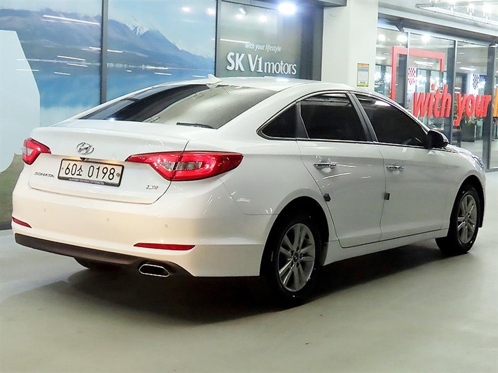 HYUNDAI Sonata - Vista 4