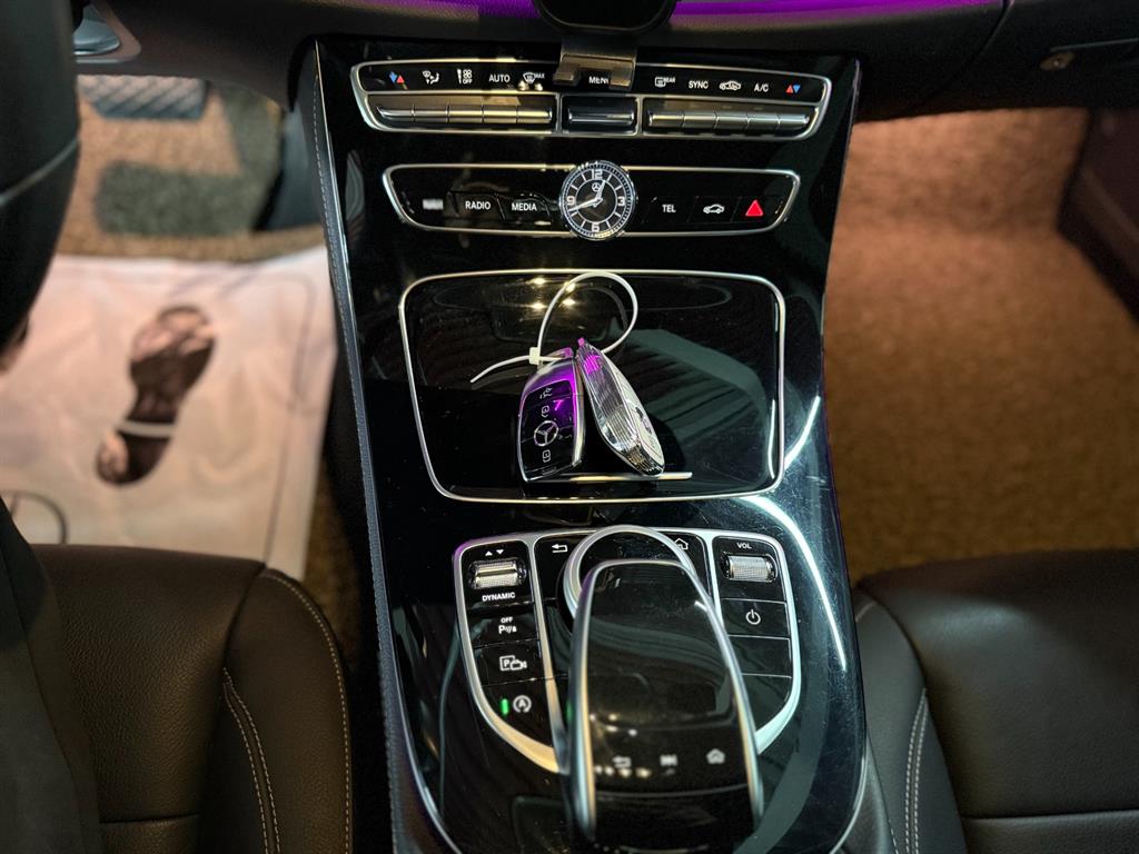 Mercedes Benz E class - Vista 10