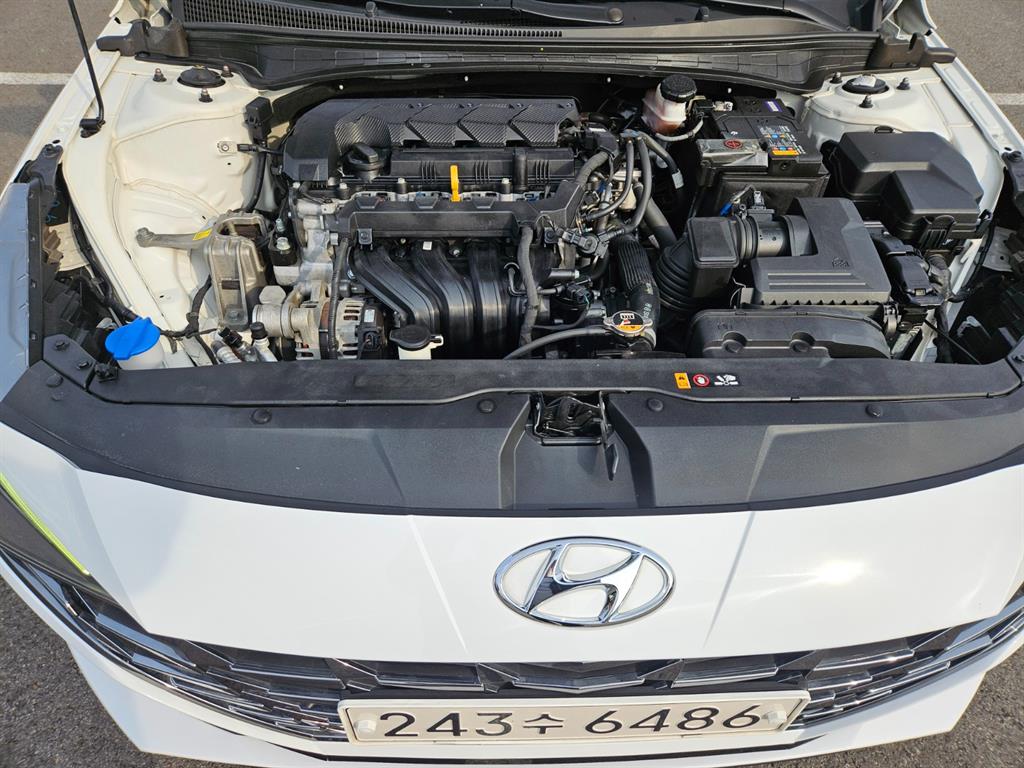 HYUNDAI Avante - Vista 5