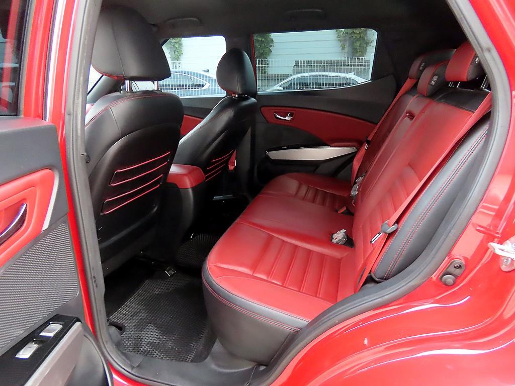 Ssangyong Tivoli - Vista 6