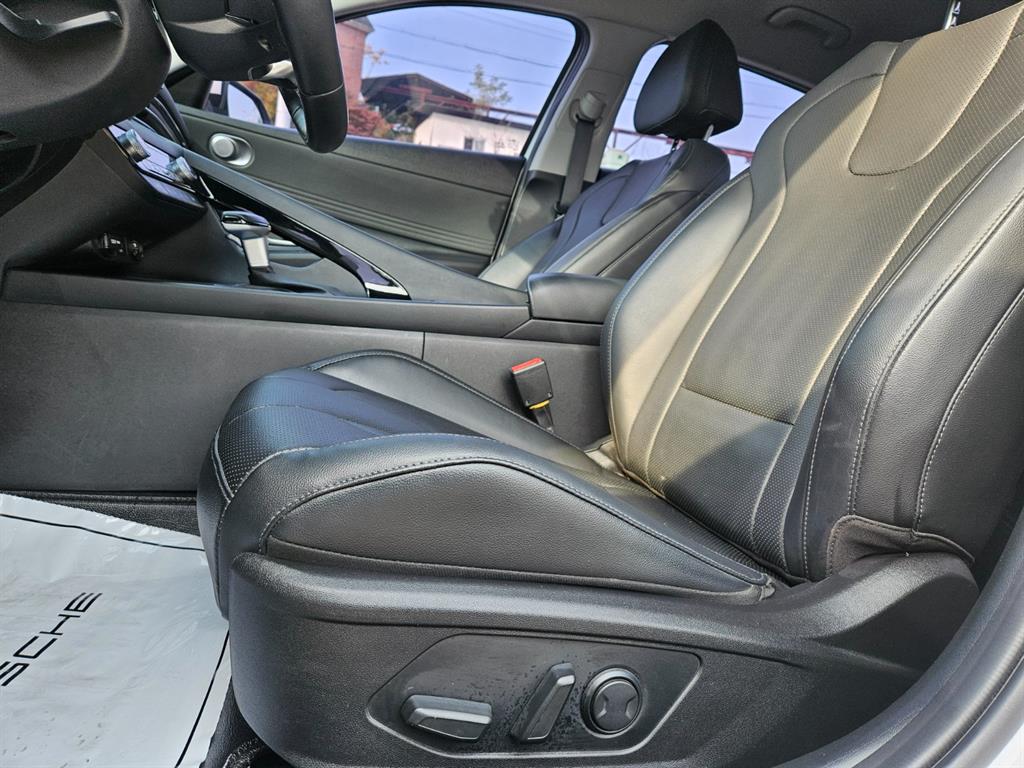 HYUNDAI Avante - Vista 11