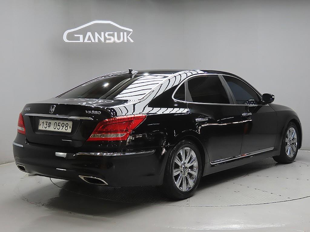 HYUNDAI Equus - Vista 7