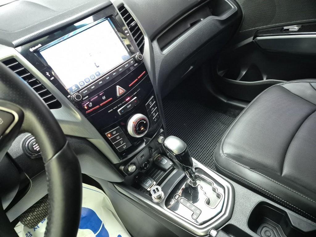 Ssangyong Tivoli - Vista 10