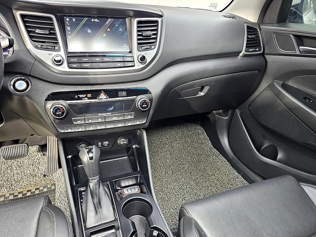 HYUNDAI Tucson - Vista 10