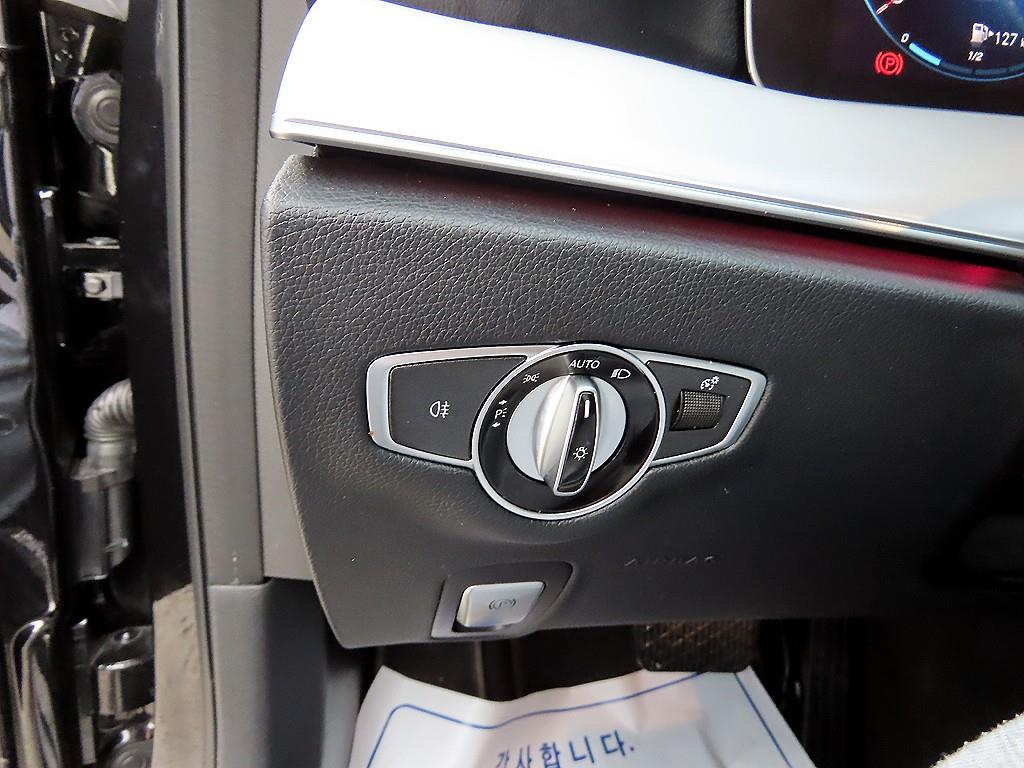 Mercedes Benz E class - Vista 11