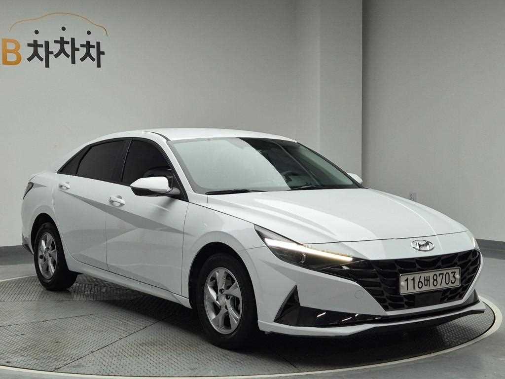 HYUNDAI Avante - Vista 4