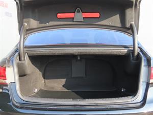 HYUNDAI Genesis - Vista 10