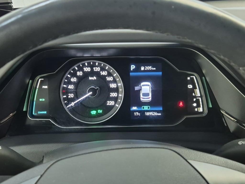 HYUNDAI Ioniq - Vista 6