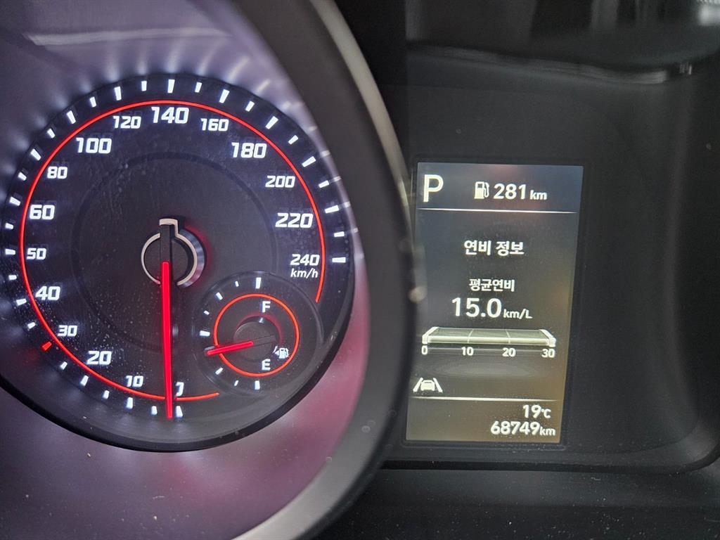 HYUNDAI Avante - Vista 6