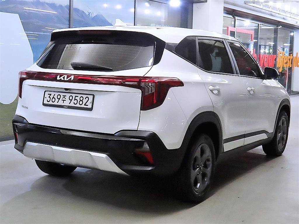 KIA Seltos - Vista 4