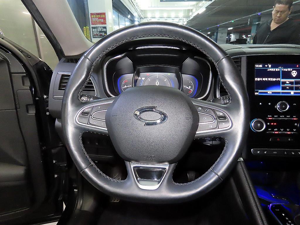 SAMSUNG QM6 - Vista 8