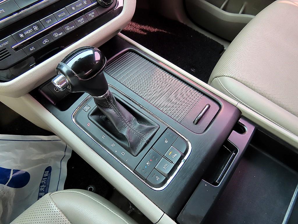 KIA Carnival - Vista 11