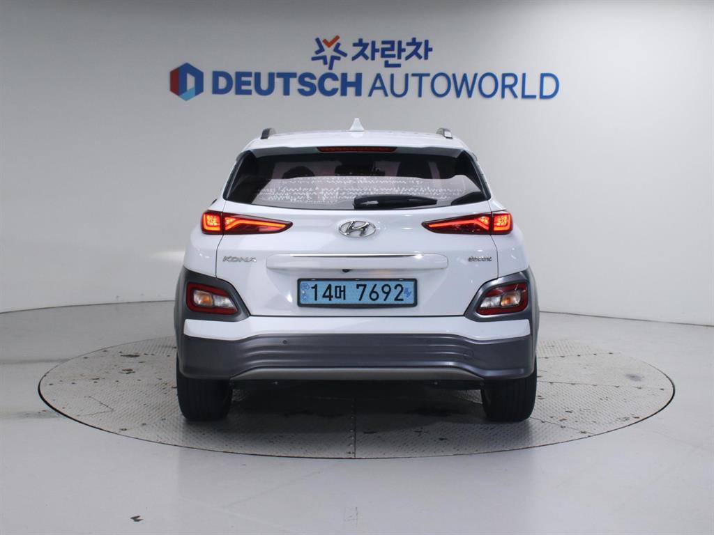 HYUNDAI Kona - Vista 4
