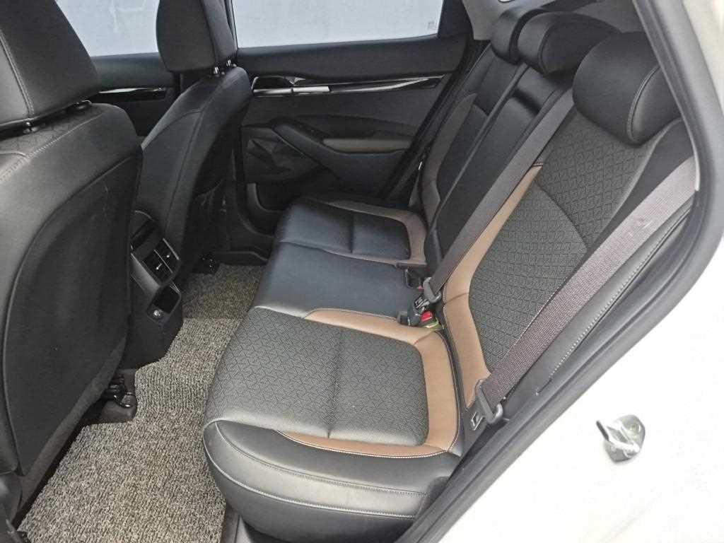 KIA Seltos - Vista 12