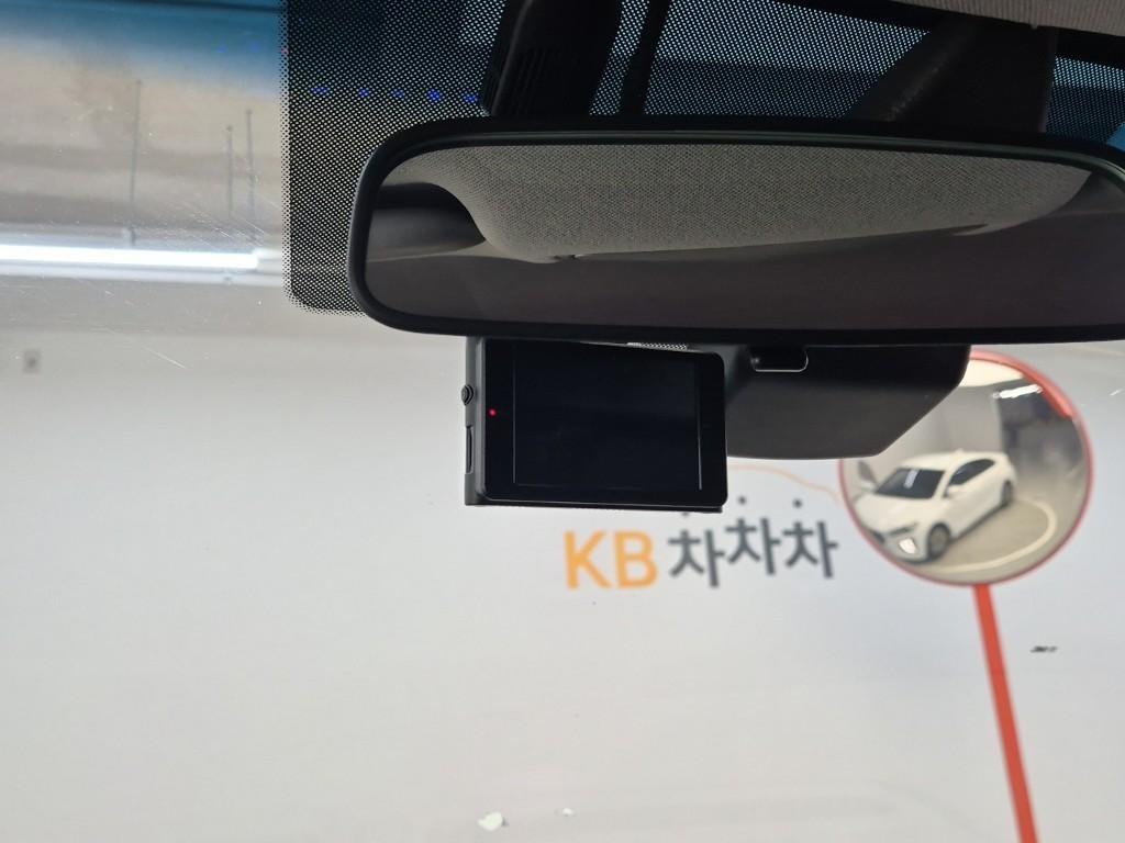 HYUNDAI Ioniq - Vista 8