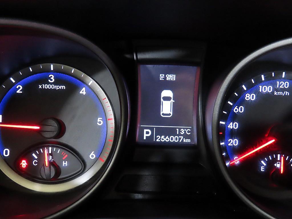 HYUNDAI Santa Fe - Vista 9