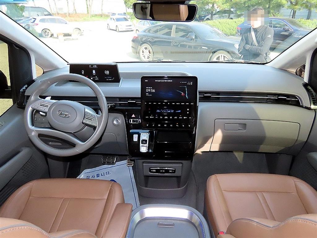 HYUNDAI Staria - Vista 5