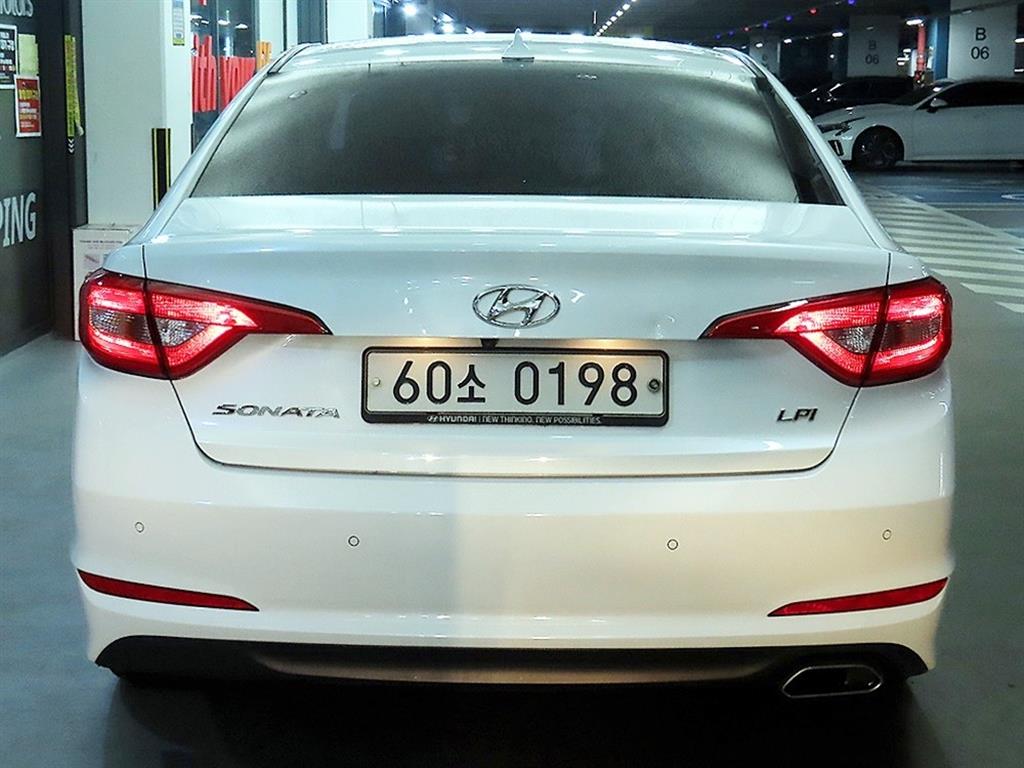 HYUNDAI Sonata - Vista 5