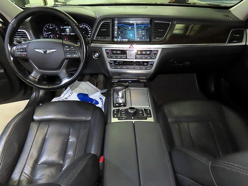 Genesis G80 - Vista 9