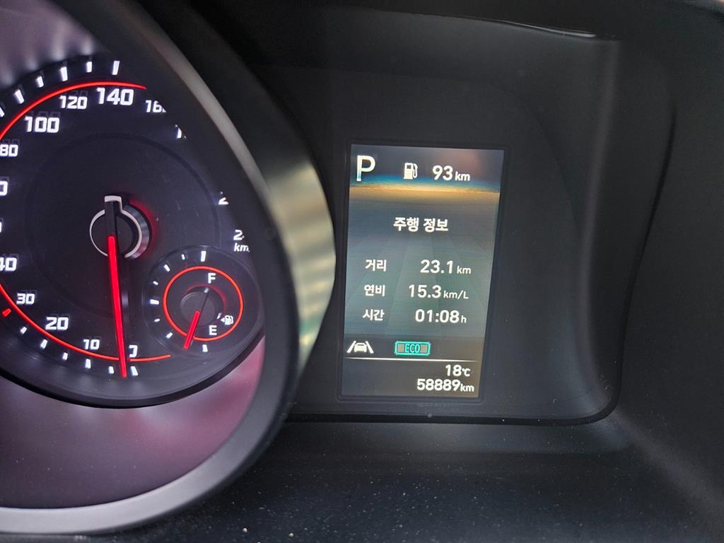 HYUNDAI Avante - Vista 6