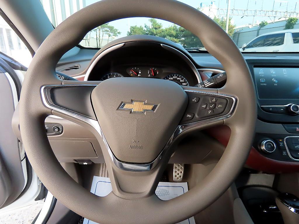 Chevrolet Malibu - Vista 8