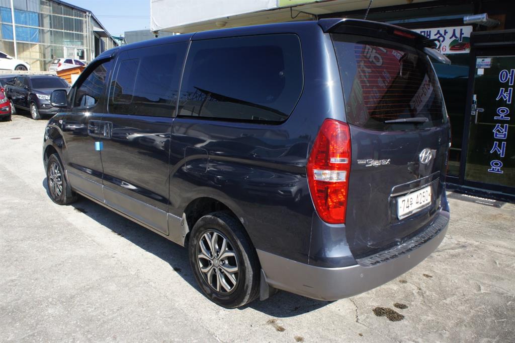 HYUNDAI Starex - Vista 11
