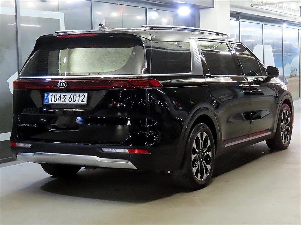 KIA Carnival - Vista 4