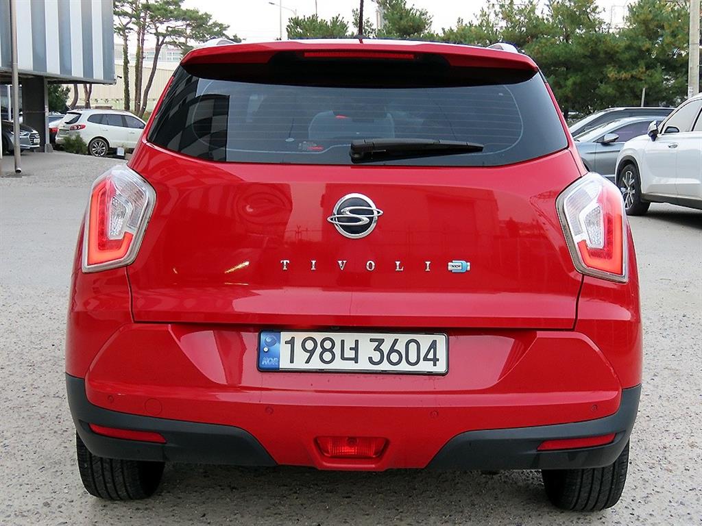 Ssangyong Tivoli - Vista 4
