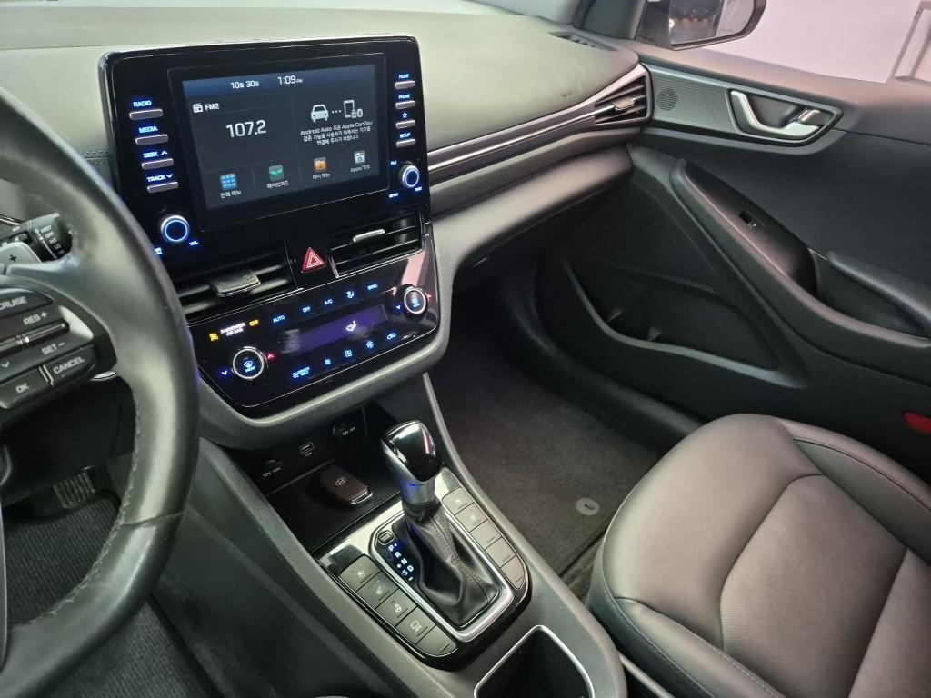 HYUNDAI Ioniq - Vista 10