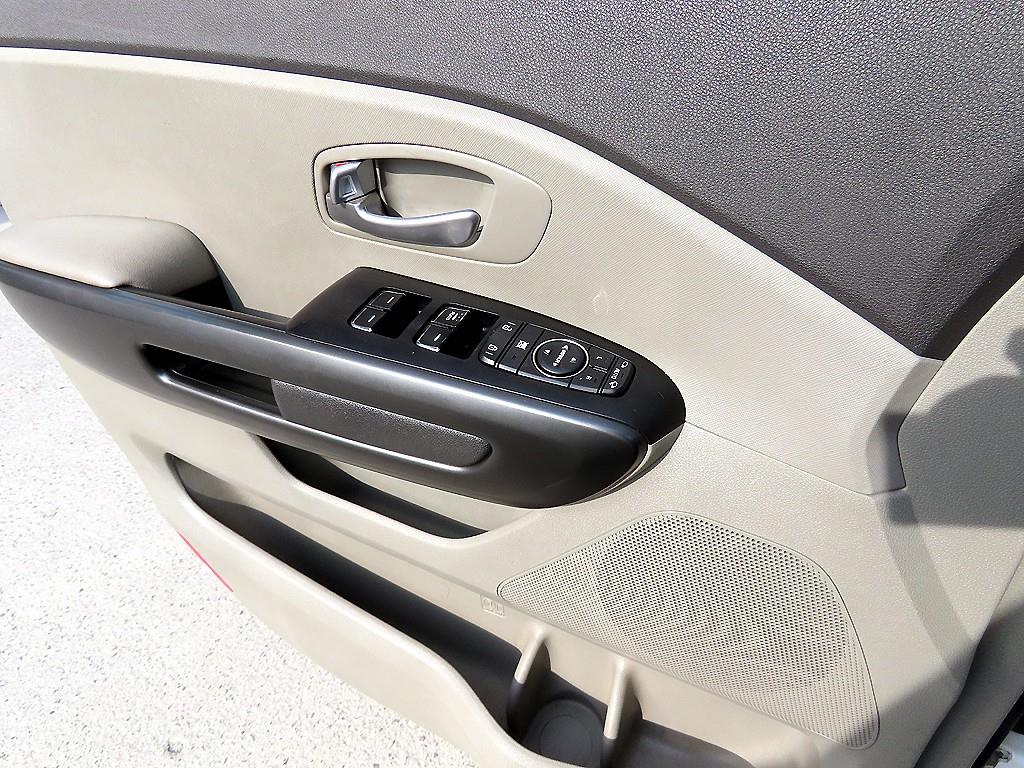 KIA Carnival - Vista 12