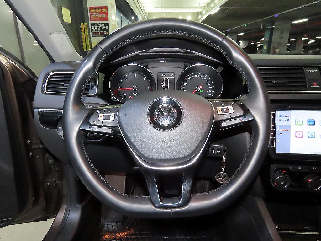 Volkswagen Jetta - Vista 8