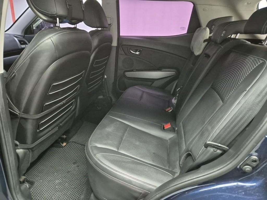 Ssangyong Tivoli - Vista 12