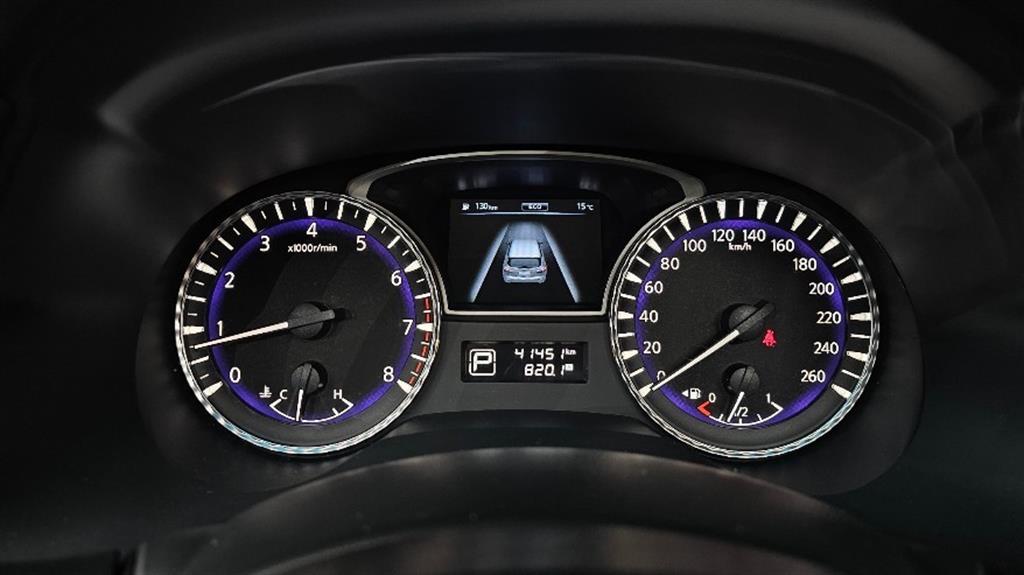 Infiniti QX - Vista 8