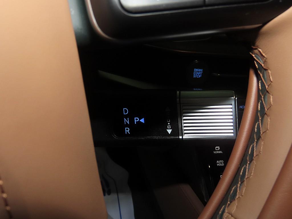 HYUNDAI Grandeur - Vista 12