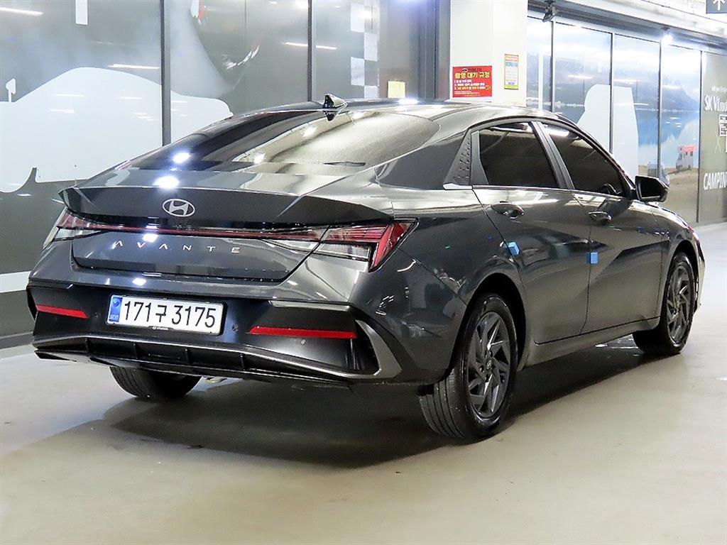 HYUNDAI Avante - Vista 4