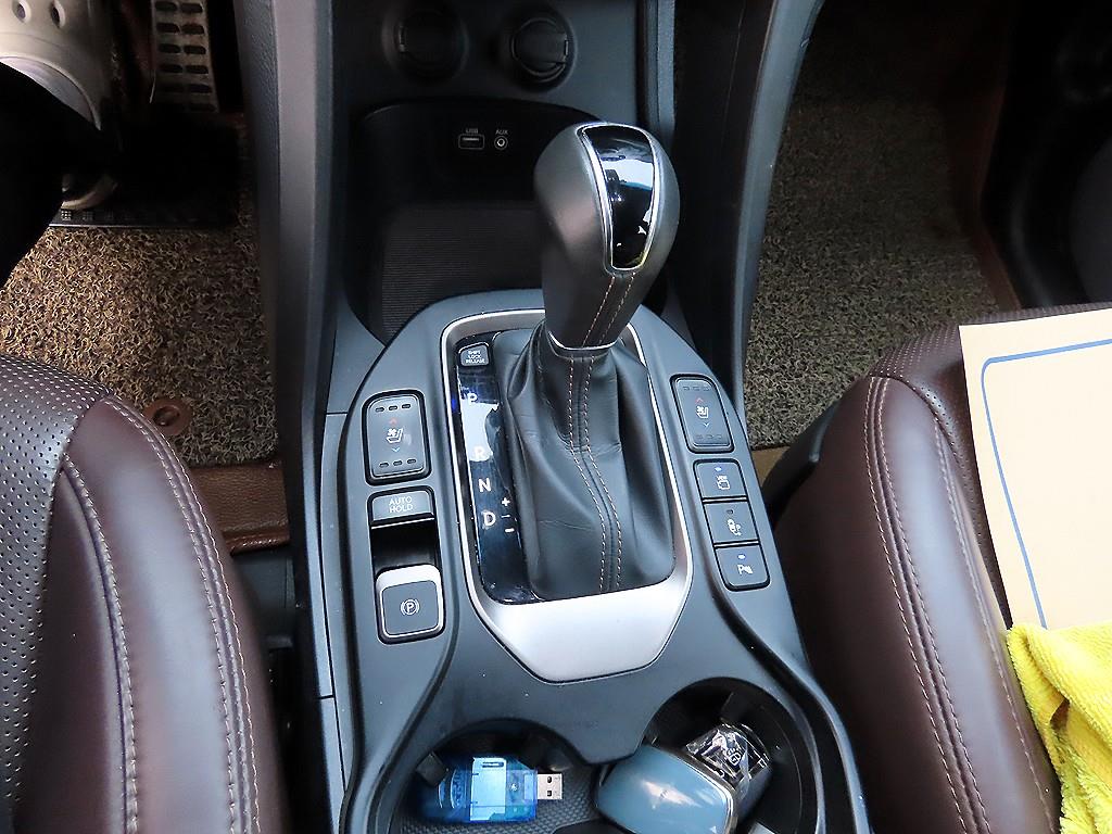 HYUNDAI Maxcruz - Vista 12